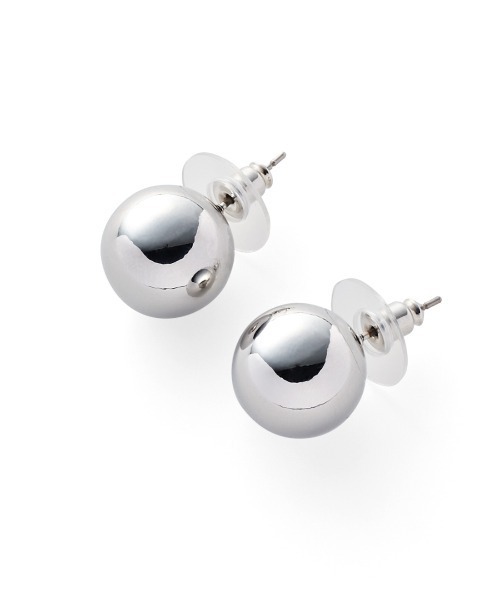 IEDIT（イディット）の「ＩＥＤＩＴ　神山まりあさんとコラボ　ボールイヤアクセ（ピアス（両耳用）・レディース・ゴールド/ホワイト/シルバー・2/1）」の10枚目の写真