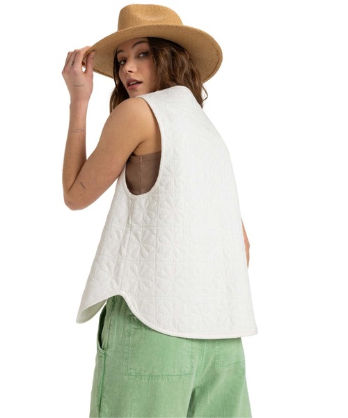 ROXY(ロキシー)の「WAISTCOAST QUILTED V/ロキシーキルティングベスト(ベスト・レディース・ホワイト・SMALL)」の3枚目の写真