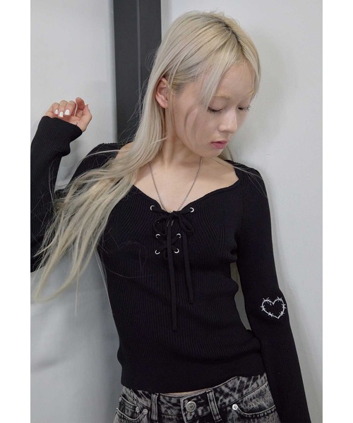 Heart Tattoo(ハートタトゥー)の「lace up lady knit / レースアップレディーニット(ニット/セーター・レディース・ブラック/ホワイト・FREE)」の2枚目の写真