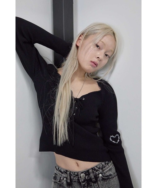 Heart Tattoo(ハートタトゥー)の「lace up lady knit / レースアップレディーニット(ニット/セーター・レディース・ブラック/ホワイト・FREE)」の6枚目の写真