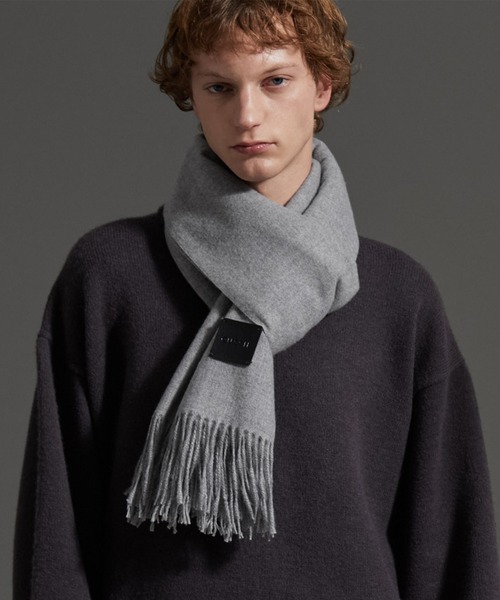 cussil（クシル）の「【cussil/クシル】カシミヤタッチベーシックルーズロングマフラー（マフラー・メンズ・モカ/ライトグレー/ブルー/クリーム/ブラック・FREE）」の2枚目の写真