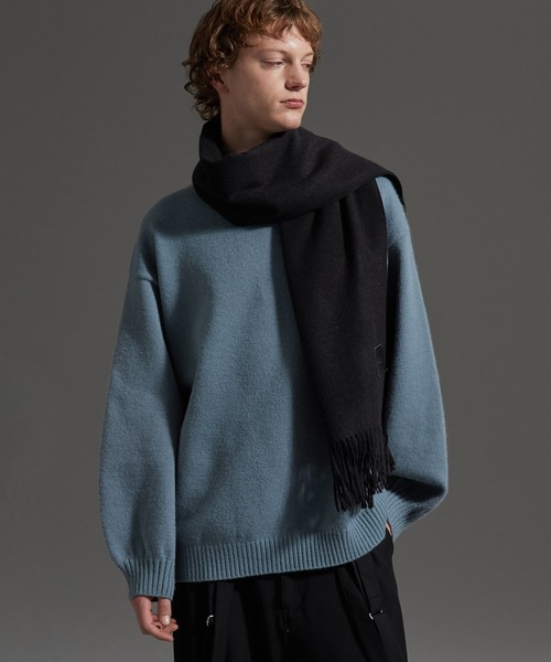 cussil（クシル）の「【cussil/クシル】カシミヤタッチベーシックルーズロングマフラー（マフラー・メンズ・モカ/ライトグレー/ブルー/クリーム/ブラック・FREE）」の7枚目の写真