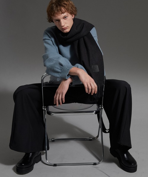 cussil（クシル）の「【cussil/クシル】カシミヤタッチベーシックルーズロングマフラー（マフラー・メンズ・モカ/ライトグレー/ブルー/クリーム/ブラック・FREE）」の8枚目の写真