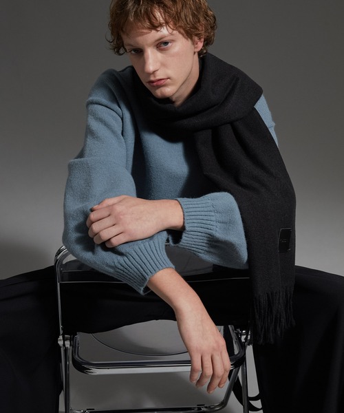 cussil（クシル）の「【cussil/クシル】カシミヤタッチベーシックルーズロングマフラー（マフラー・メンズ・モカ/ライトグレー/ブルー/クリーム/ブラック・FREE）」の9枚目の写真