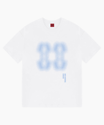 CRIGUN（クリガン）の「Effect Graphics セミオーバーフィット半袖Tシャツ WHITE（Tシャツ/カットソー）」