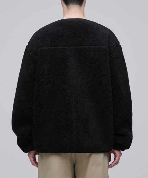 MUSINSA STANDARD（ムシンサスタンダード）の「オーバーサイズカラーレスシェルパフリースジャケット[ブラック]（その他アウター・メンズ・その他・MEDIUM/LARGE/X-LARGE）」の15枚目の写真