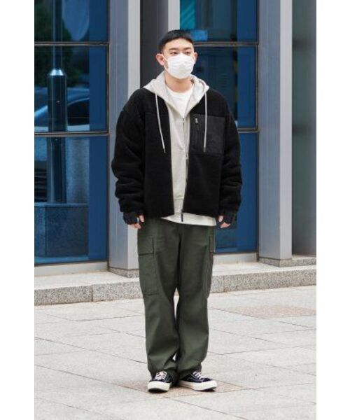 MUSINSA STANDARD（ムシンサスタンダード）の「オーバーサイズカラーレスシェルパフリースジャケット[ブラック]（その他アウター・メンズ・その他・MEDIUM/LARGE/X-LARGE）」の2枚目の写真