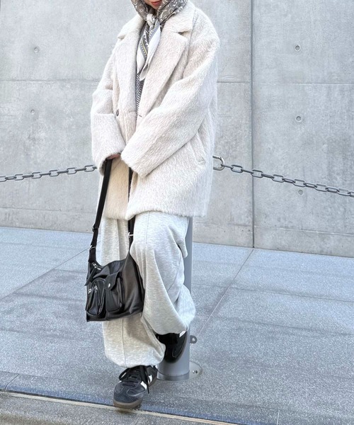 AS KNOW AS plus（アズノゥアズプラス）の「♪ダブルにゆるっとビッグサイズ シャギージャケットコート（テーラードジャケット・レディース・チャコールグレー/グレイッシュベージュ/キャメル・FREE）」の9枚目の写真