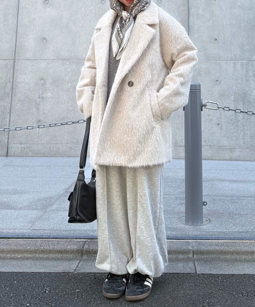 AS KNOW AS plus（アズノゥアズプラス）の「♪ダブルにゆるっとビッグサイズ シャギージャケットコート（テーラードジャケット・レディース・チャコールグレー/グレイッシュベージュ/キャメル・FREE）」の10枚目の写真