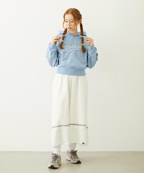 MILKFED.（ミルクフェド）の「STITCHED LOGO SHORT HOODIE（パーカー・レディース・ライトブルー/ネイビー/オートミール・M/S）」の19枚目の写真