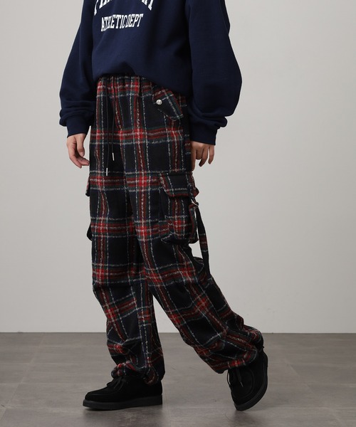 .WORKS(ドットワークス)の「.works 紡毛タータンチェックカーゴパンツ(カーゴパンツ・レディース・ブラック/レッド/ダークブラウン・M)」の8枚目の写真