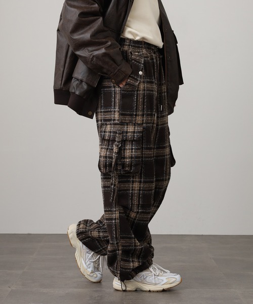 .WORKS(ドットワークス)の「.works 紡毛タータンチェックカーゴパンツ(カーゴパンツ・レディース・ブラック/レッド/ダークブラウン・M)」の15枚目の写真