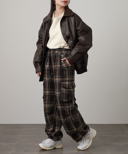 .WORKS(ドットワークス)の「.works 紡毛タータンチェックカーゴパンツ(カーゴパンツ・レディース・ブラック/レッド/ダークブラウン・M)」の16枚目の写真