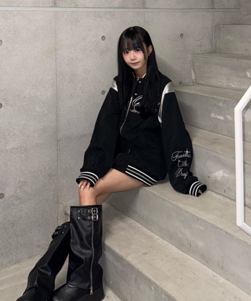 Lae（レイ）の「ブラックレタリングアシンメトリージャケット（テーラードジャケット・レディース・ブラック・SMALL/LARGE/MEDIUM）」の4枚目の写真