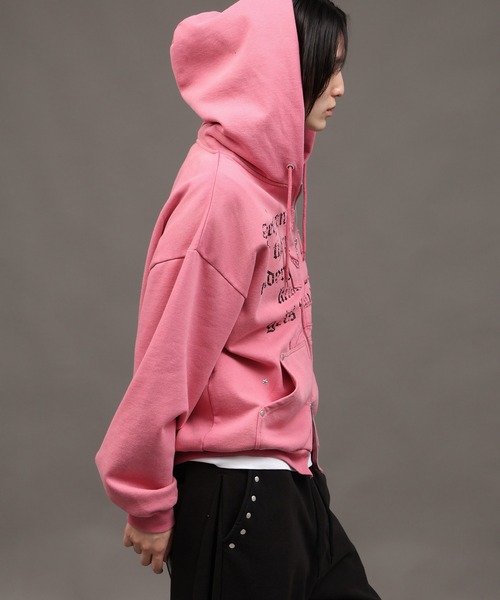 SEQUENZ（シークエンズ）の「【SEQUENZ/シークエンズ】Blackletter ZIP P/K（パーカー・メンズ・ブルー/ブラック/ピンク/ライトグレー・L/M/S）」の15枚目の写真