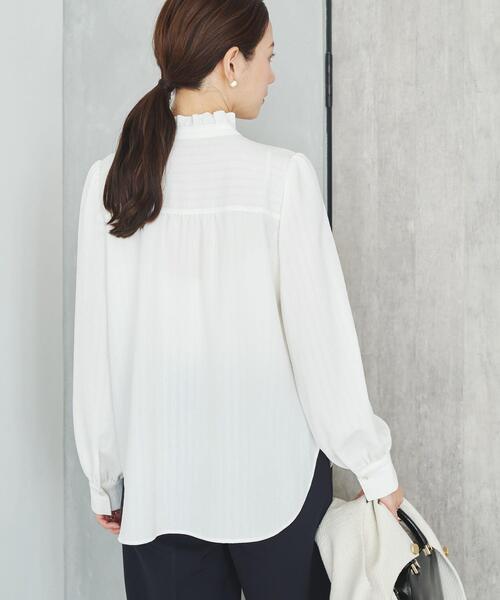 URBAN RESEARCH（アーバンリサーチ）の「ドビーストライプフリルブラウス（シャツ/ブラウス・レディース・オフホワイト/ブラック・FREE）」の5枚目の写真