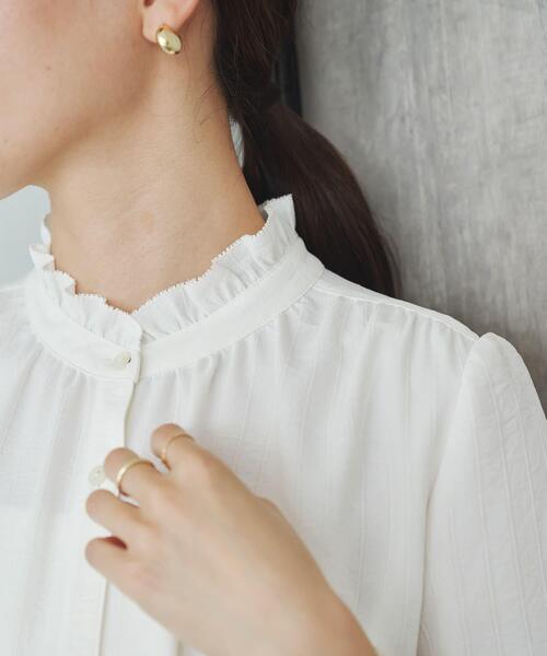 URBAN RESEARCH（アーバンリサーチ）の「ドビーストライプフリルブラウス（シャツ/ブラウス・レディース・オフホワイト/ブラック・FREE）」の6枚目の写真