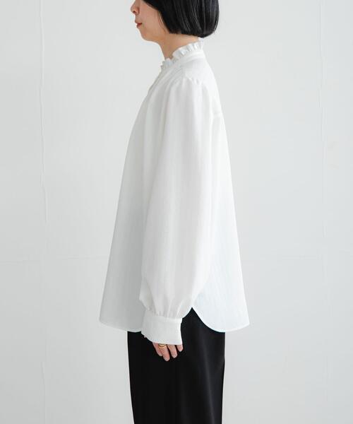 URBAN RESEARCH（アーバンリサーチ）の「ドビーストライプフリルブラウス（シャツ/ブラウス・レディース・オフホワイト/ブラック・FREE）」の11枚目の写真