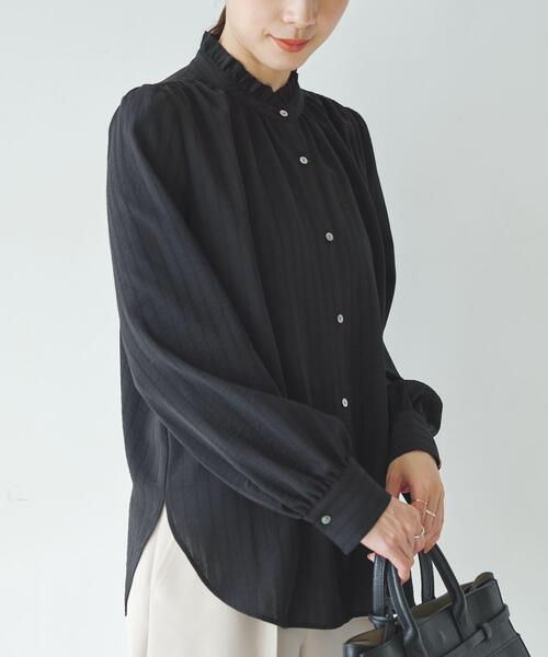 URBAN RESEARCH（アーバンリサーチ）の「ドビーストライプフリルブラウス（シャツ/ブラウス・レディース・オフホワイト/ブラック・FREE）」の18枚目の写真