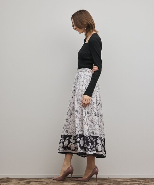 GRACE CONTINENTAL（グレースコンチネンタル）の「フルーツフラワープリントスカート（スカート・レディース・キナリ/イエロー・38/36）」の14枚目の写真