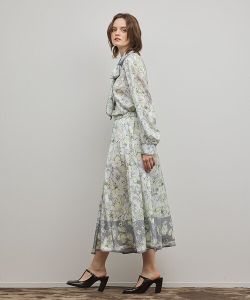 GRACE CONTINENTAL（グレースコンチネンタル）の「フルーツフラワープリントスカート（スカート・レディース・キナリ/イエロー・38/36）」の4枚目の写真