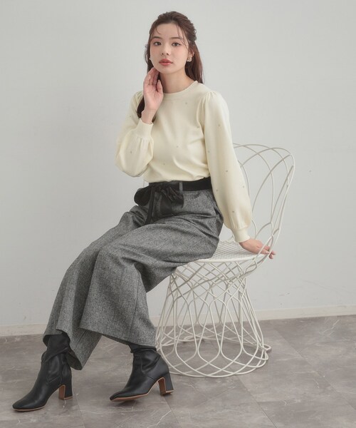 couture brooch（クチュールブローチ）の「【着映え】ハートドットラメ刺繍ニット（ニット/セーター・レディース・ネイビー/ブルー/アイボリー・36/38/42）」の6枚目の写真