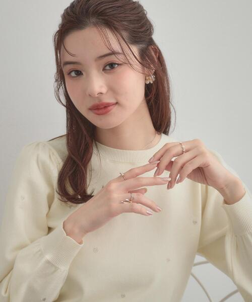 couture brooch（クチュールブローチ）の「【着映え】ハートドットラメ刺繍ニット（ニット/セーター・レディース・ネイビー/ブルー/アイボリー・36/38/42）」の13枚目の写真