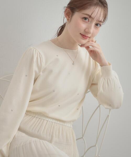 couture brooch（クチュールブローチ）の「【着映え】ハートドットラメ刺繍ニット（ニット/セーター・レディース・ネイビー/ブルー/アイボリー・36/38/42）」の15枚目の写真