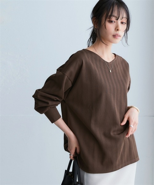 nissen（ニッセン）の「テクスチャーリブジャガードカットソーゆるシルエットプルオーバー（吸汗速乾・UVカット）＜大きいサイズ有＞（Tシャツ/カットソー・レディース・グリーン/ブラック/チョコ/オフホワイト/ダークグレー・3L/LL/L/M/S）」の4枚目の写真