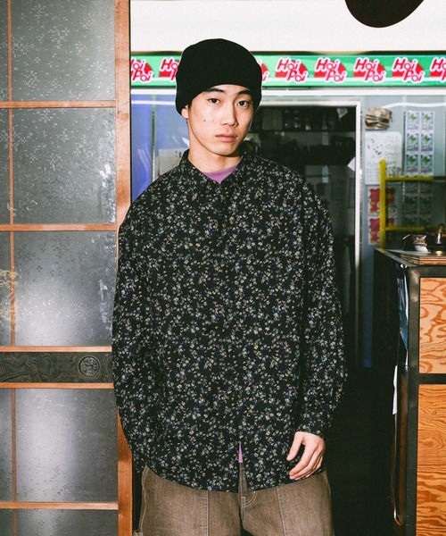 niko and...（ニコアンド）の「総柄プリントシャツ（シャツ/ブラウス・メンズ・イエロー/ブラック/ブラウン・LARGE/MEDIUM）」の2枚目の写真