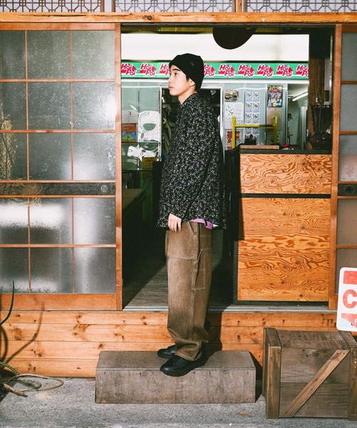 niko and...（ニコアンド）の「総柄プリントシャツ（シャツ/ブラウス・メンズ・イエロー/ブラック/ブラウン・LARGE/MEDIUM）」の5枚目の写真