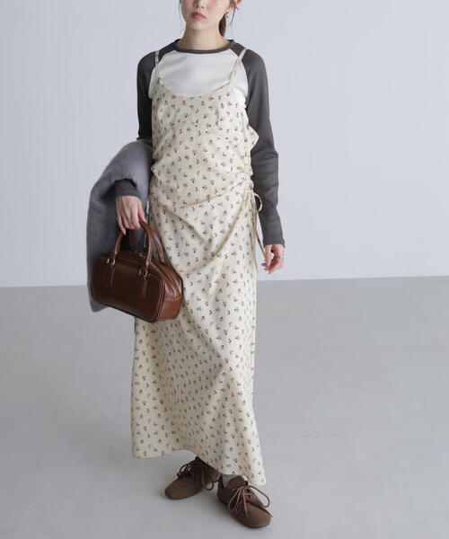 FREE'S MART(フリーズマート)の「◆小花柄ドロストキャミワンピース(ワンピース・レディース・ブラック系その他/ホワイト系その他・FREE)」の19枚目の写真