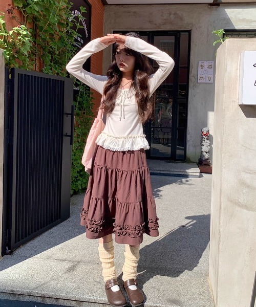 GEMEDA(ジェメダ)の「ティアードフリル ギャザーロングスカート(スカート・レディース・ブラウン/グレー/ホワイト/ブラック・M)」の14枚目の写真