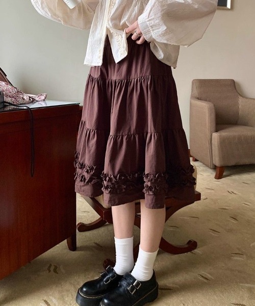 GEMEDA(ジェメダ)の「ティアードフリル ギャザーロングスカート(スカート・レディース・ブラウン/グレー/ホワイト/ブラック・M)」の6枚目の写真