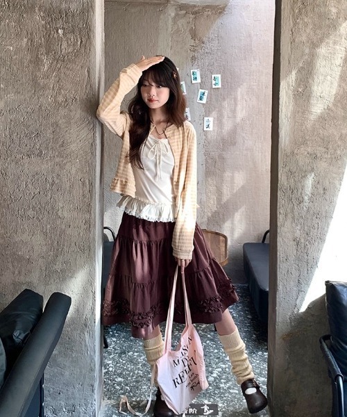 GEMEDA(ジェメダ)の「ティアードフリル ギャザーロングスカート(スカート・レディース・ブラウン/グレー/ホワイト/ブラック・M)」の8枚目の写真