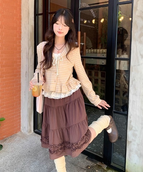 GEMEDA(ジェメダ)の「ティアードフリル ギャザーロングスカート(スカート・レディース・ブラウン/グレー/ホワイト/ブラック・M)」の11枚目の写真