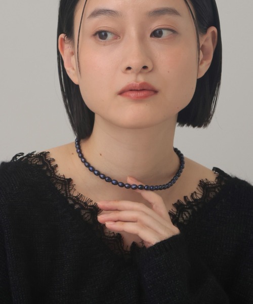 A part by（アパートバイ）の「タンスイパールショートネックレス（ネックレス・レディース・アイボリー/ネイビー・FREE）」の5枚目の写真