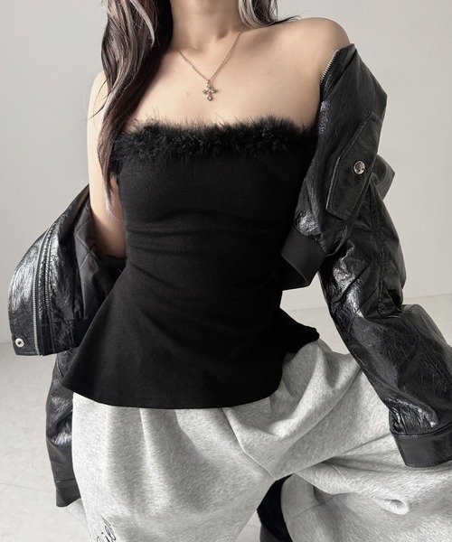 me+em select(ミームセレクト)の「フェイクファーペプラムベアトップス / fake fur peplum bare tops(その他トップス・レディース・ホワイト/ブラック・FREE)」の11枚目の写真