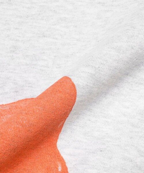 BEAMS T(ビームスティー)の「Mayumi Yamase / Crew Neck Sweat(スウェット・メンズ・ライトグレー・X-SMALL/SMALL/LARGE/X-LARGE)」の6枚目の写真