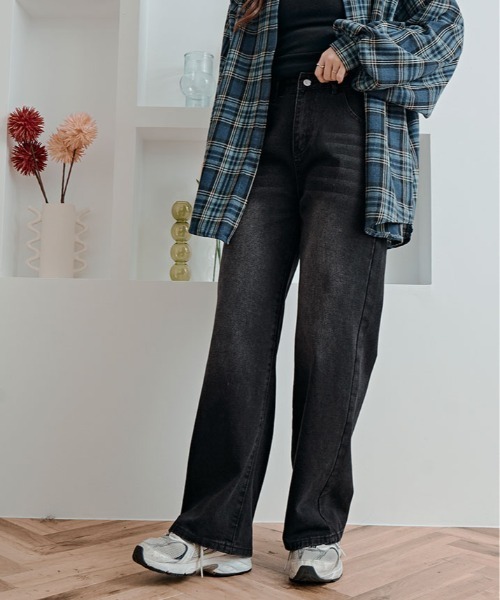 kirakiraShop（キラキラショップ）の「ブラック ウォッシュ ワイド ストレート デニム パンツ（デニムパンツ・レディース・ブラック・S/L/M）」の4枚目の写真