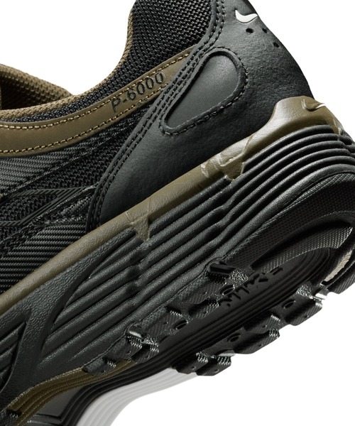 NIKE(ナイキ)の「NIKE P-6000 IQ0298-010(スニーカー・メンズ・ブラック・27.5cm/27cm/26.5cm/28.5cm/26cm/28cm)」の9枚目の写真