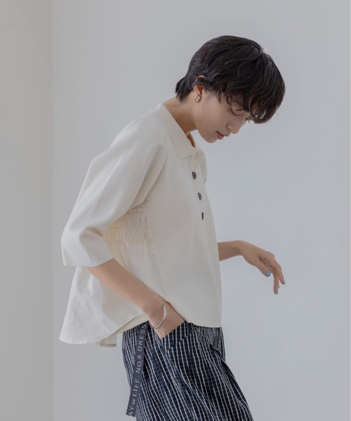 Eimee Law(エイミーロウ)の「シャーリングフレア切替ポロニットトップス(ニット/セーター・レディース・ライトグレー/ブラック/アイボリー・FREE)」の10枚目の写真