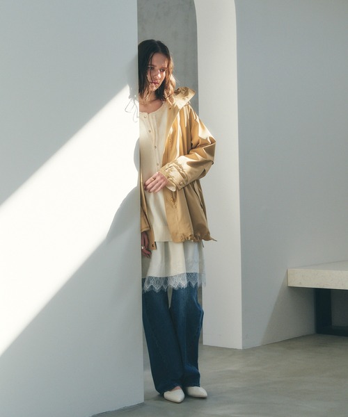 YECCA VECCA（イェッカヴェッカ）の「【撥水/花粉ガード】ミドル丈マウンテンパーカー（マウンテンパーカー・レディース・ベージュ/ネイビー/アイボリー・FREE）」の7枚目の写真