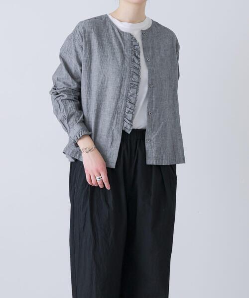 かぐれ（カグレ）の「コットンリネンフリルブラウス（シャツ/ブラウス・レディース・オフホワイト/チェック/ネイビー・FREE）」の21枚目の写真