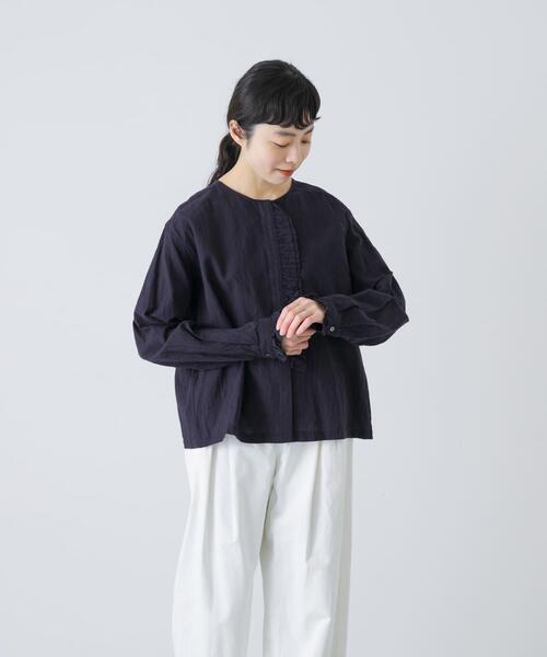 かぐれ（カグレ）の「コットンリネンフリルブラウス（シャツ/ブラウス・レディース・オフホワイト/チェック/ネイビー・FREE）」の14枚目の写真