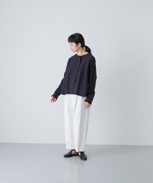かぐれ（カグレ）の「コットンリネンフリルブラウス（シャツ/ブラウス・レディース・オフホワイト/チェック/ネイビー・FREE）」の19枚目の写真