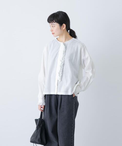 かぐれ（カグレ）の「コットンリネンフリルブラウス（シャツ/ブラウス・レディース・オフホワイト/チェック/ネイビー・FREE）」の11枚目の写真