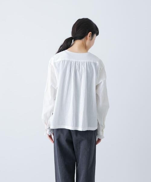 かぐれ（カグレ）の「コットンリネンフリルブラウス（シャツ/ブラウス・レディース・オフホワイト/チェック/ネイビー・FREE）」の17枚目の写真