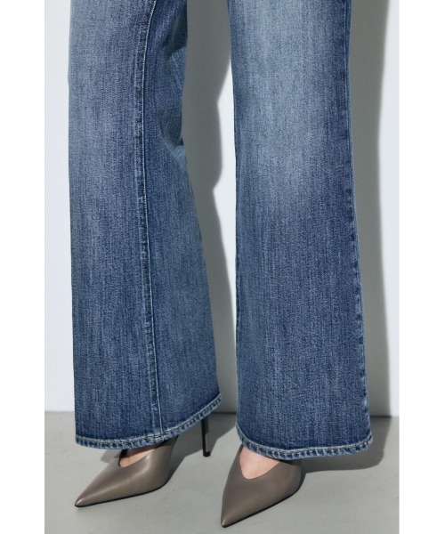 AZUL by moussy（アズールバイマウジー）の「【サイズ,身長別画像あり】AZUL DENIM センタープレスフレアデニム（デニムパンツ・レディース・ブルー/ワンウォッシュ・24inch/25inch/27inch/26inch）」の13枚目の写真