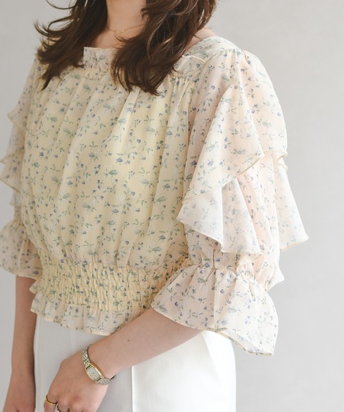 MISCH MASCH(ミッシュマッシュ)の「2026春夏新作 フラワーシャーリングブラウス(シャツ/ブラウス・レディース・ホワイト/イエロー/ブルー・フリ-)」の12枚目の写真